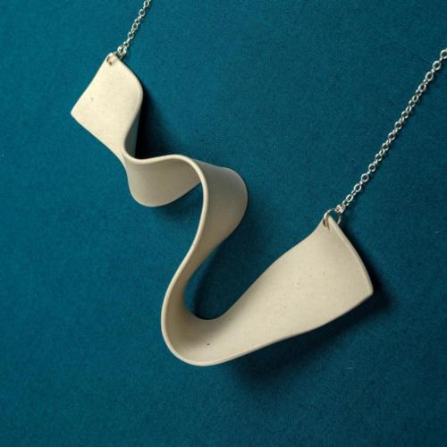 squiggle necklace