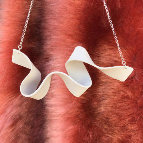 squiggle necklace